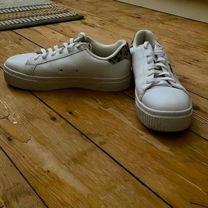 Selling these for $30!! Only worn twice, just not the best fit for me.